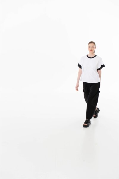 WHITE/BLACK